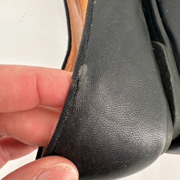 Aldo Women’s  Leather Black and Metallic Gold Flats Loafers Size 7.5 - Picture 6 of 9